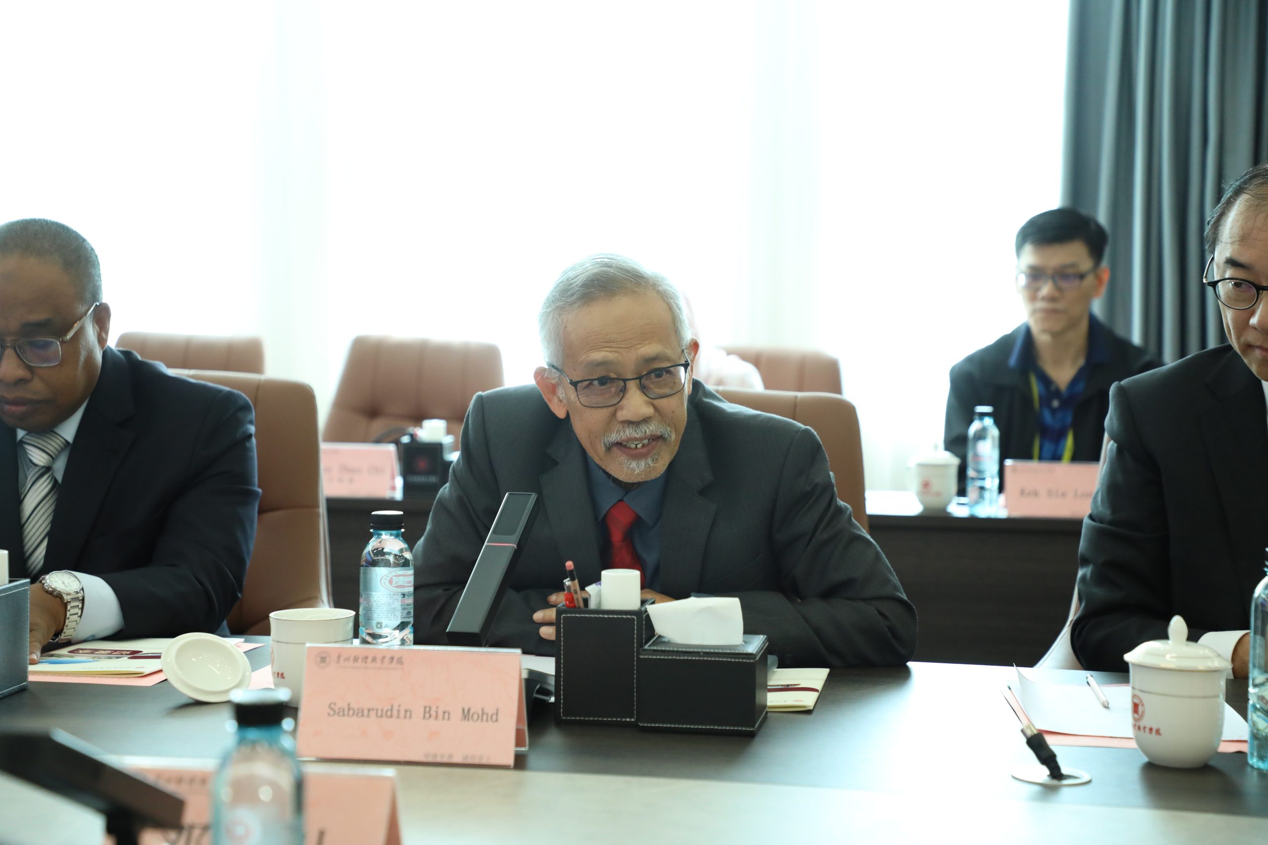 94477c9399e18bfe6850f246822d9e47