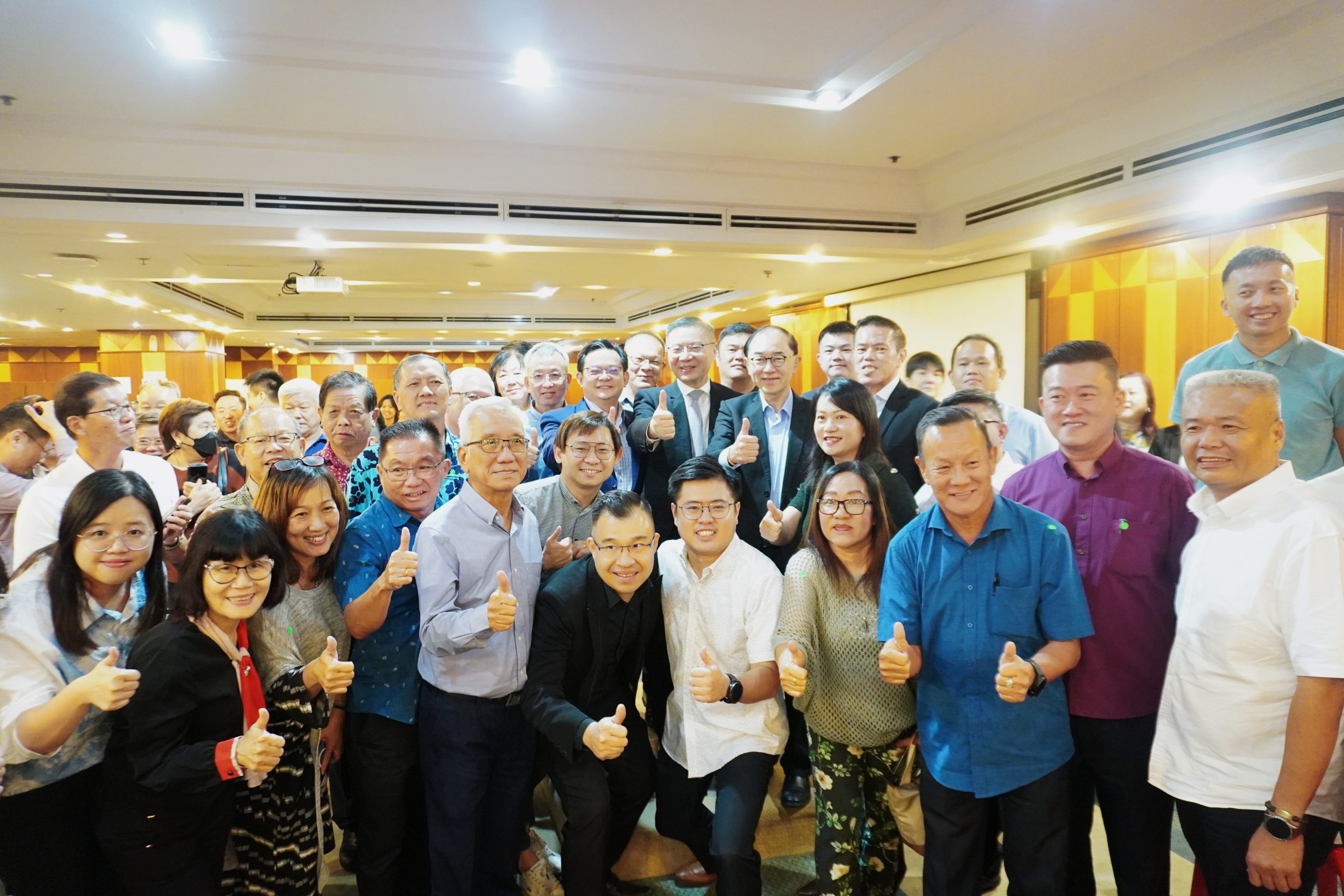 {"data":{"pictureId":"038ff087dda04fd8bc3ed9dbe2ca8990","appversion":"9.4.0","stickerId":"","filterId":"","infoStickerId":"","imageEffectId":"","playId":"","activityName":"","os":"android","product":"retouch","exportType":"","editType":""},"source_type":"douyin_beauty_me"}