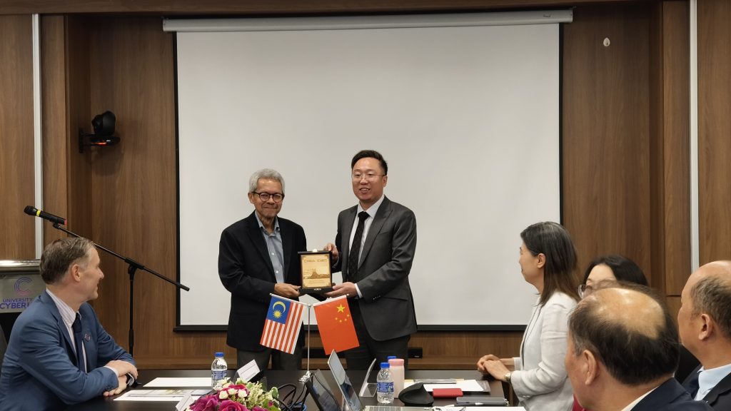 淄博回访赛城大学06